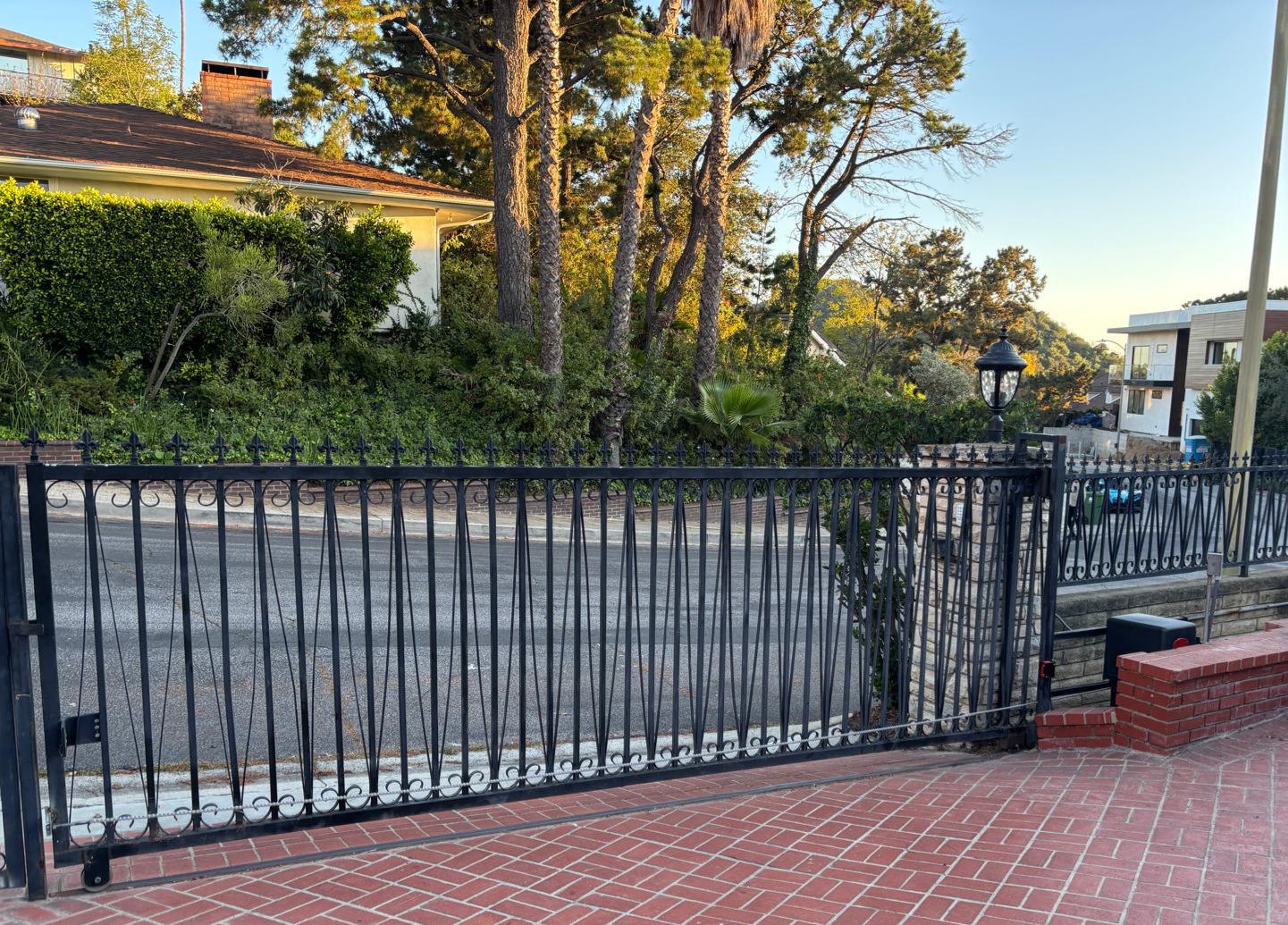 Gate and garage door repair in Camarillo, CA